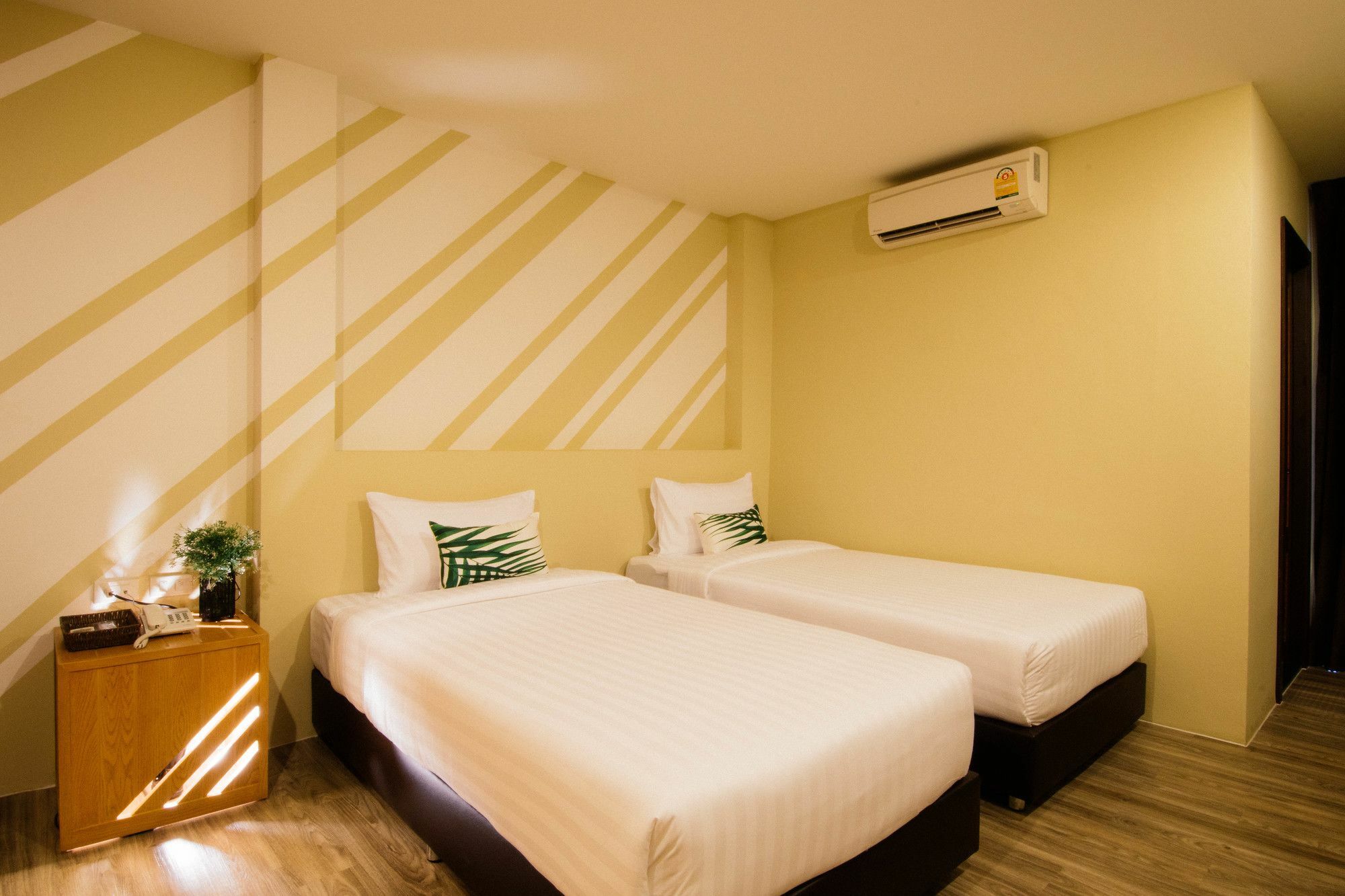 The Pat Hotel Jomtien Beach Extérieur photo